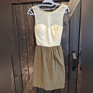 CITY Triangles ivory lace and olive green dress size S